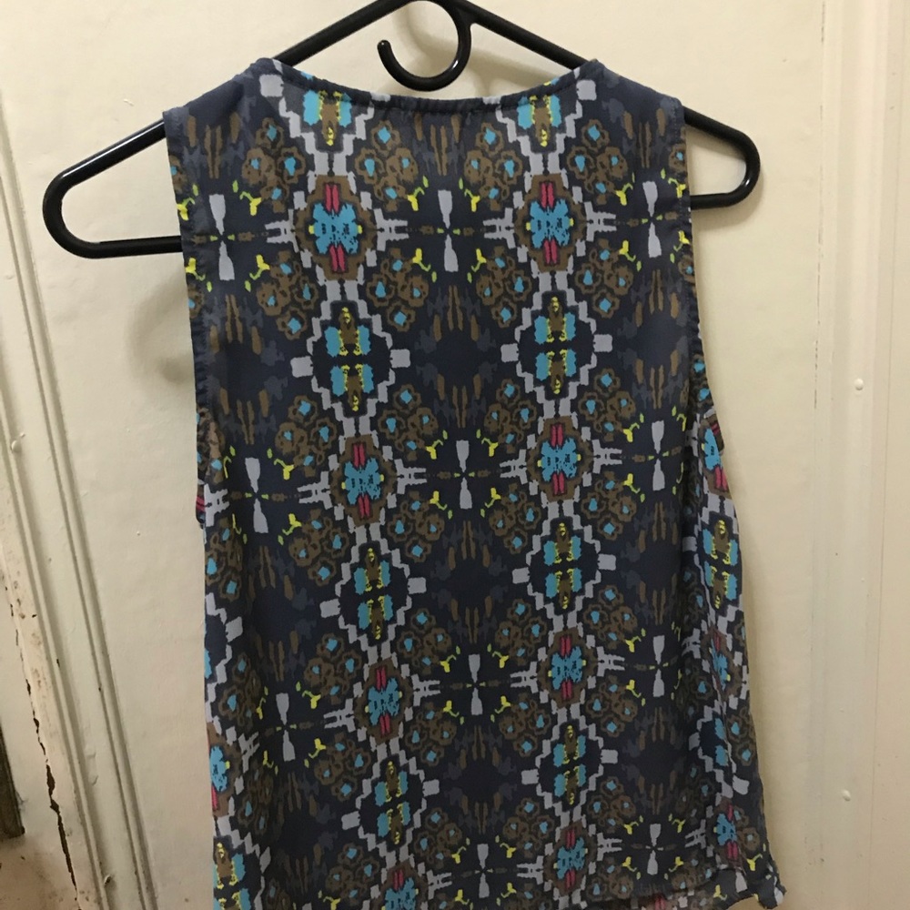 Fun Top For All Uses. - Picture 2 of 3